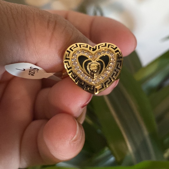 Greek Key Lion head Ring - Picture 3 of 3